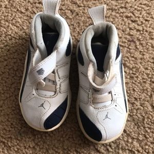 Baby boys Jordan’s size 6c